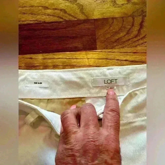 LOFT - MONROE SLIM WHITE CHINO PANTS - SIZE 4 - Picture 2 of 9